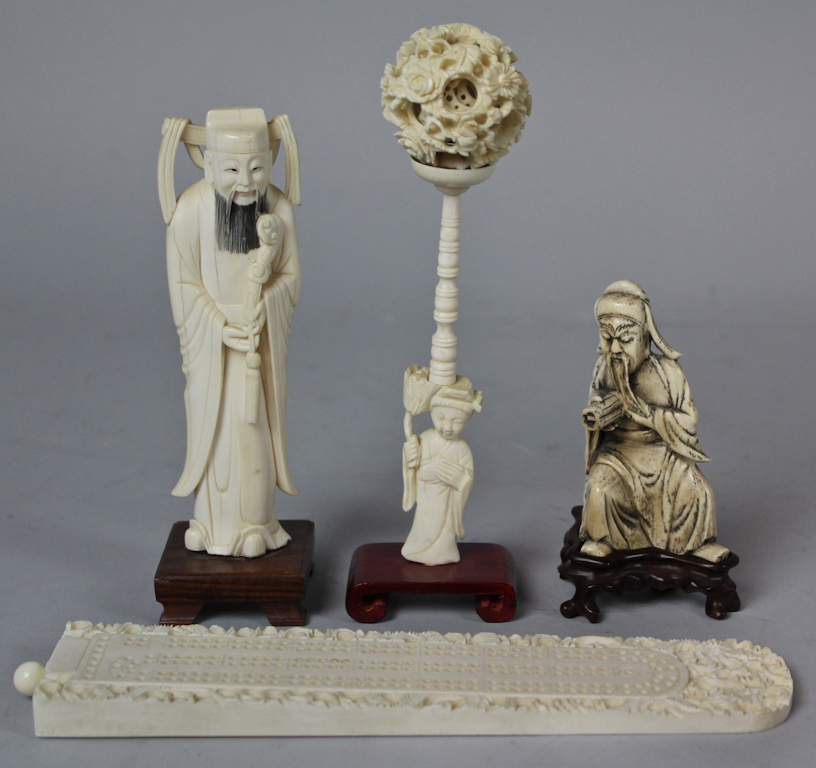 THREE CHINESE IVORY CARVINGS QING