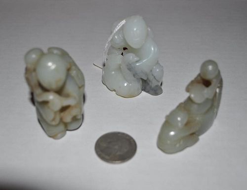 THREE CHINESE JADE/HARDSTONE