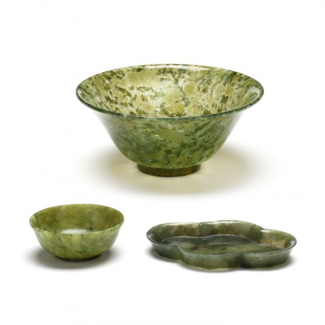 THREE CHINESE NEPHRITE JADE