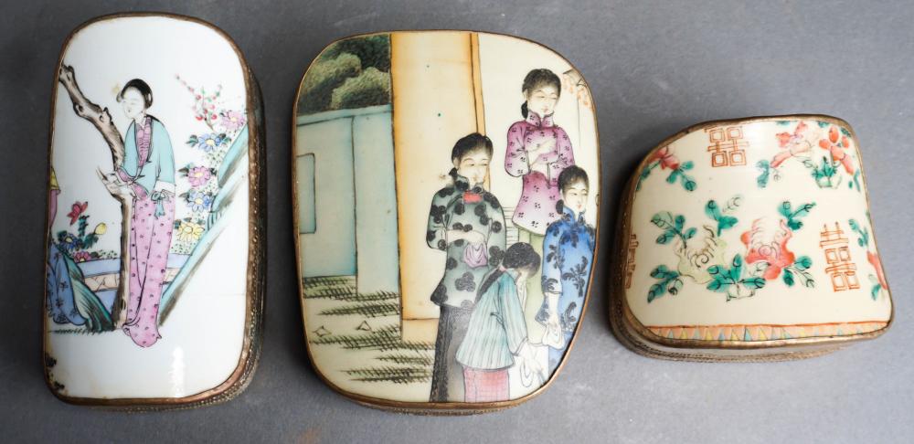 THREE CHINESE PORCELAIN MOUNTED