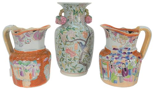 THREE CHINESE PORCELAIN PIECES TO