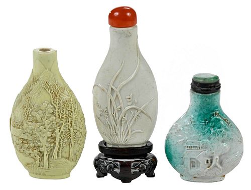 THREE CHINESE PORCELAIN SNUFF