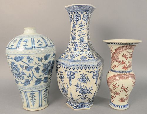 THREE CHINESE PORCELAIN VASES,