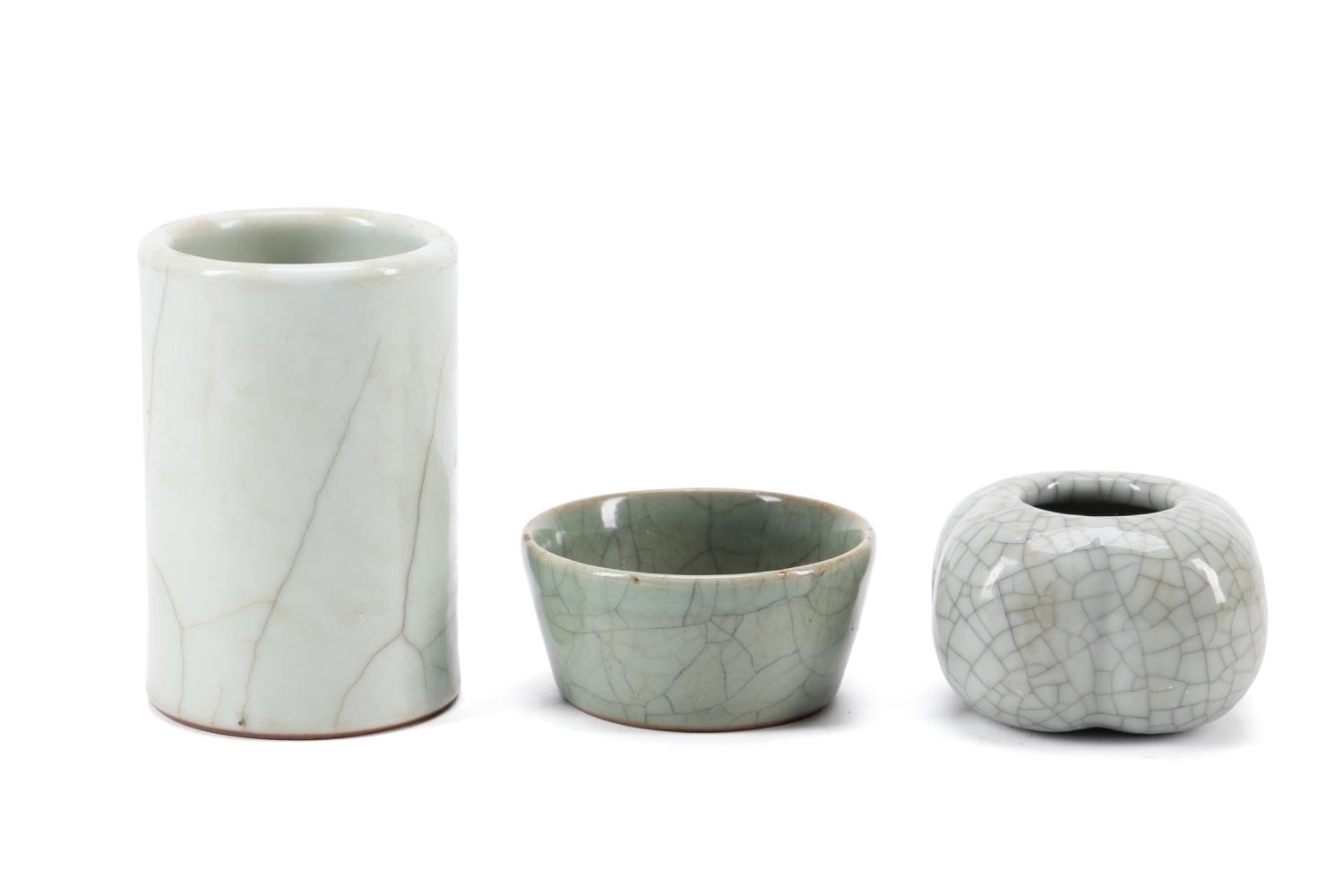 THREE CHINESE POTTERY GE-WARE