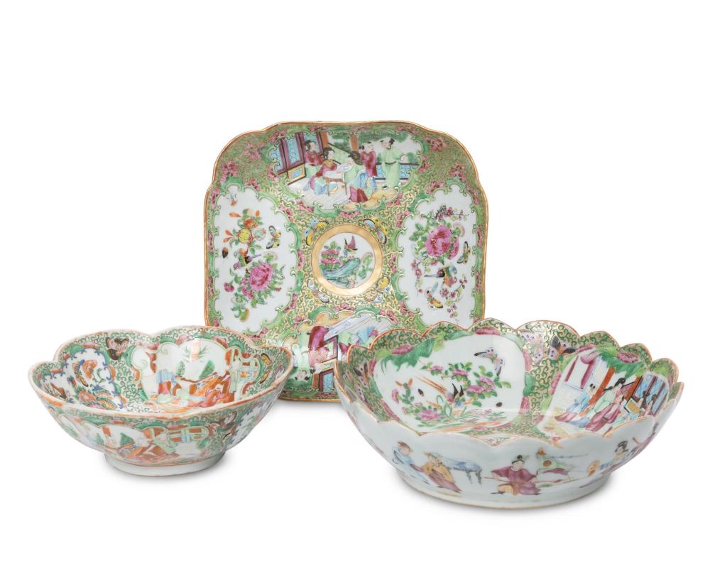THREE CHINESE ROSE MEDALLION
