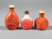 THREE CHINESE SNUFF BOTTLESThr