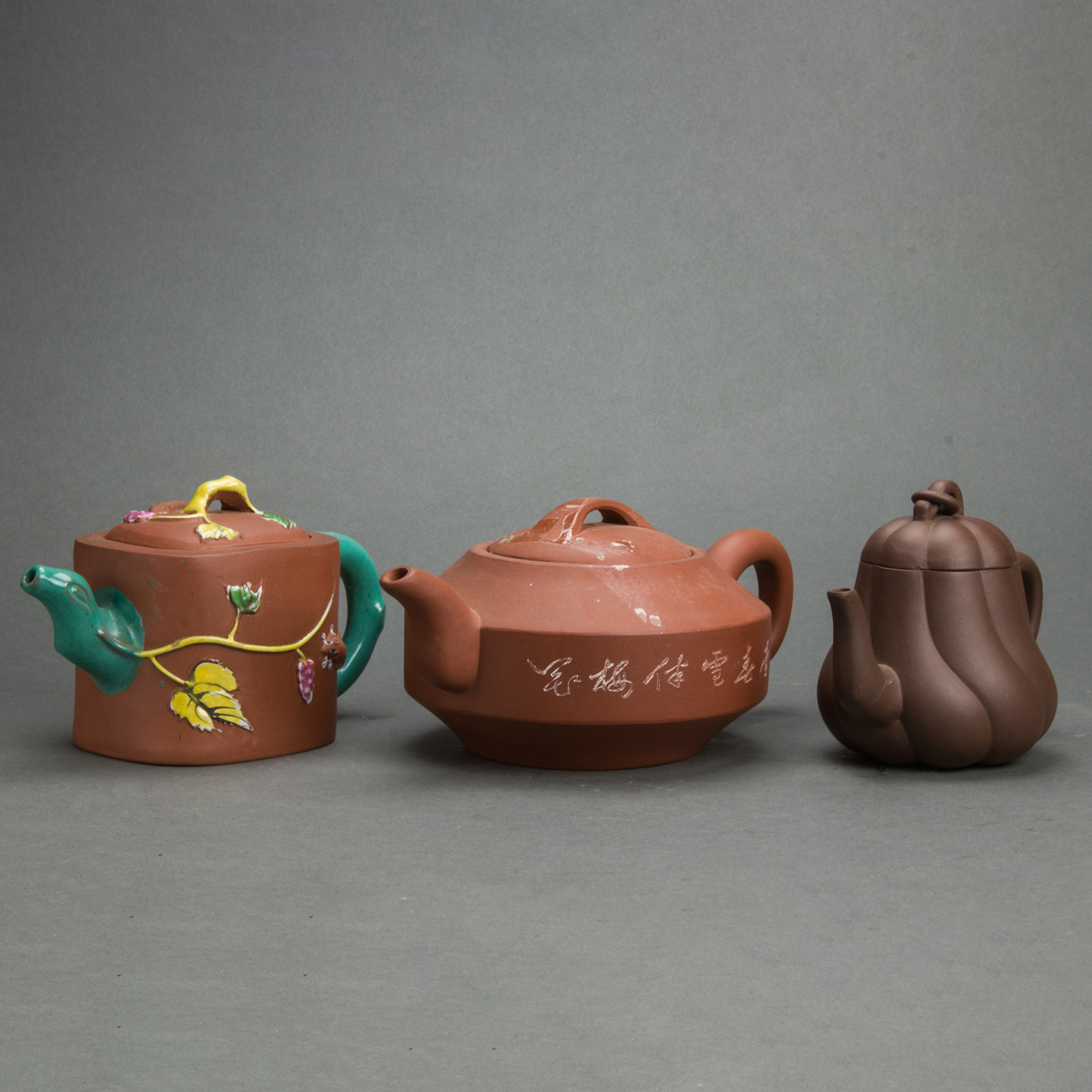 THREE CHINESE YIXING TEAPOTS