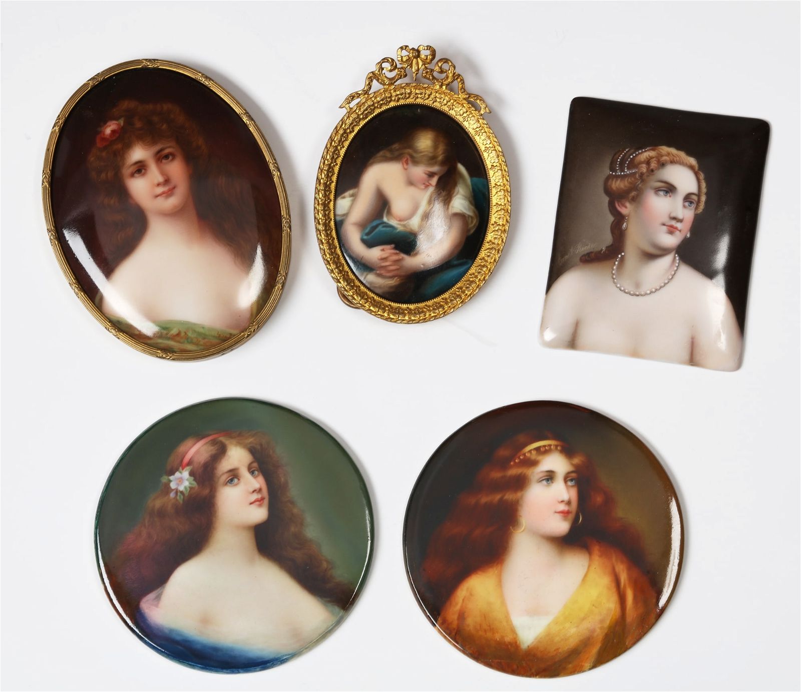 THREE CONTINENTAL PORCELAIN