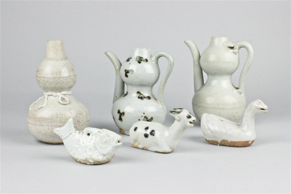 THREE DOUBLE GOURD POTS AND THREE