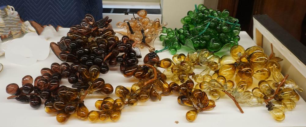 THREE FLARED GLASS BOWLS WITH A
