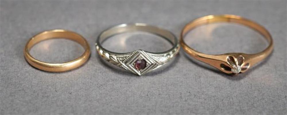 THREE GOLD YOUTH RINGS (TWO SET