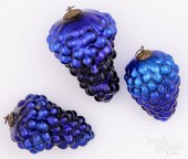 THREE GRAPE CLUSTER KUGELSThre