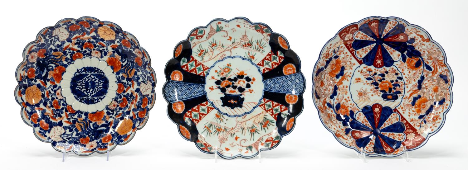 THREE IMARI DECORATED SCALLOPED