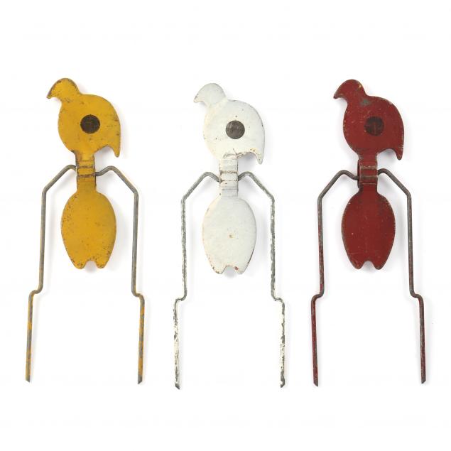 THREE IRON SWINGING BIRD CARNIVAL