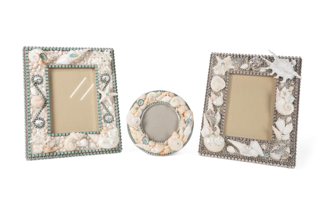 THREE ISABELLE ADAMS SHELL &