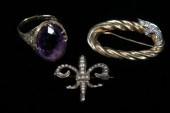 THREE ITEMS YELLOW GOLD AND GE