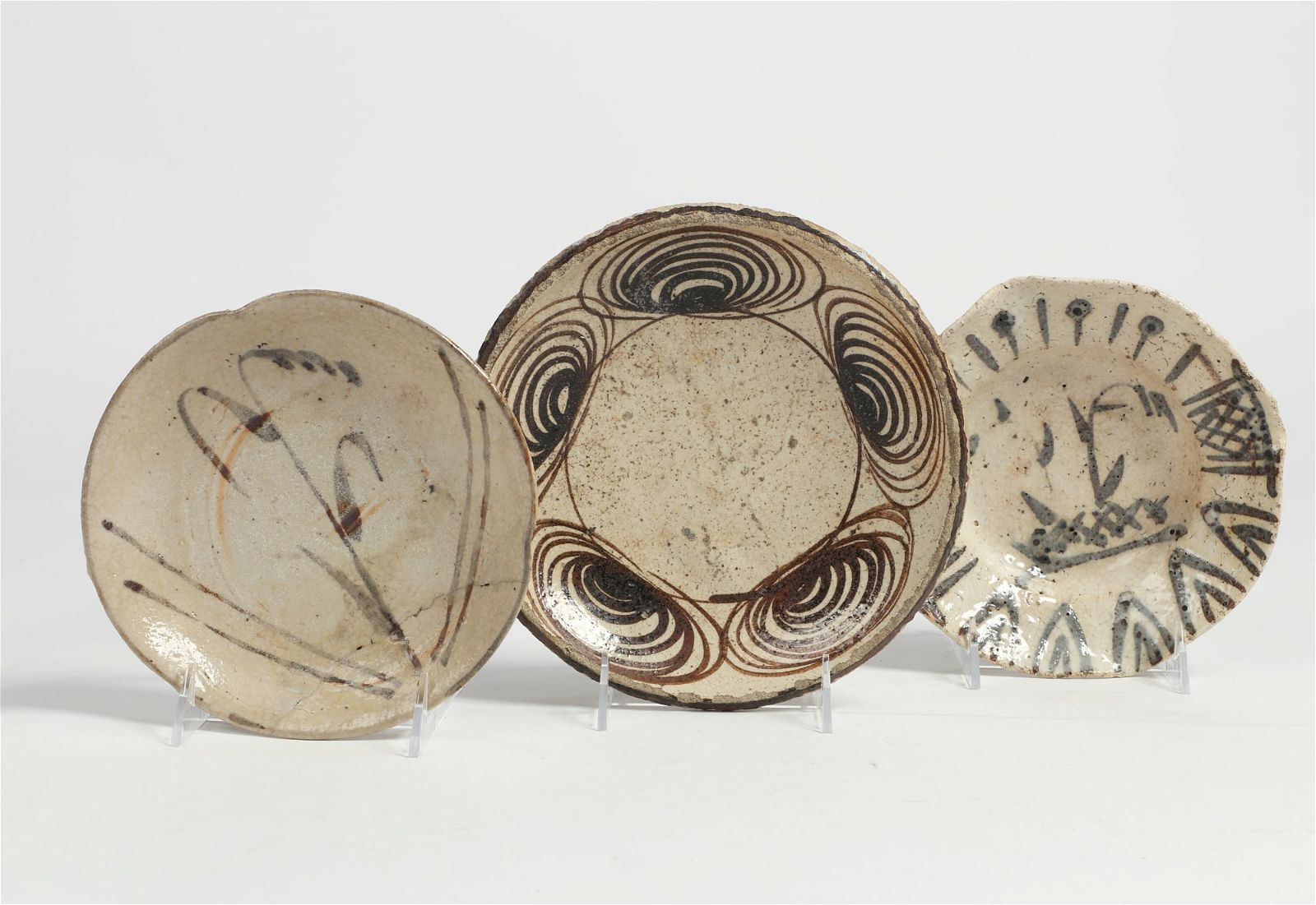 THREE JAPANESE GLAZED CERAMIC