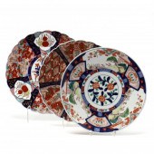 THREE JAPANESE IMARI PORCELAIN