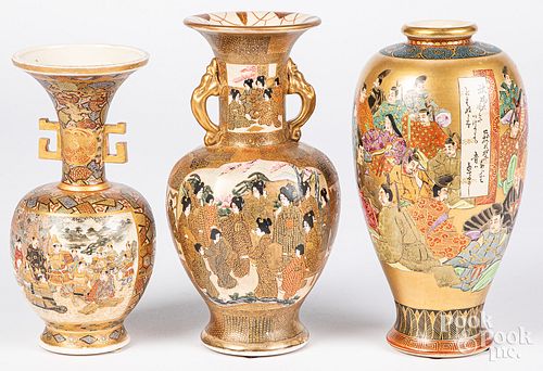 THREE JAPANESE SATSUMA PORCELAIN