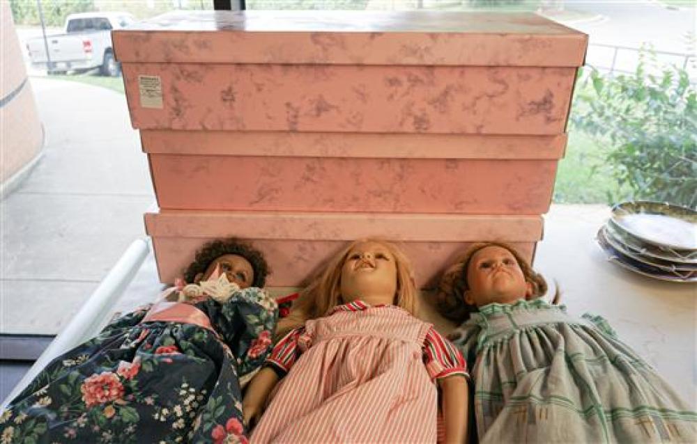 THREE KINDER PORCELAIN HEAD