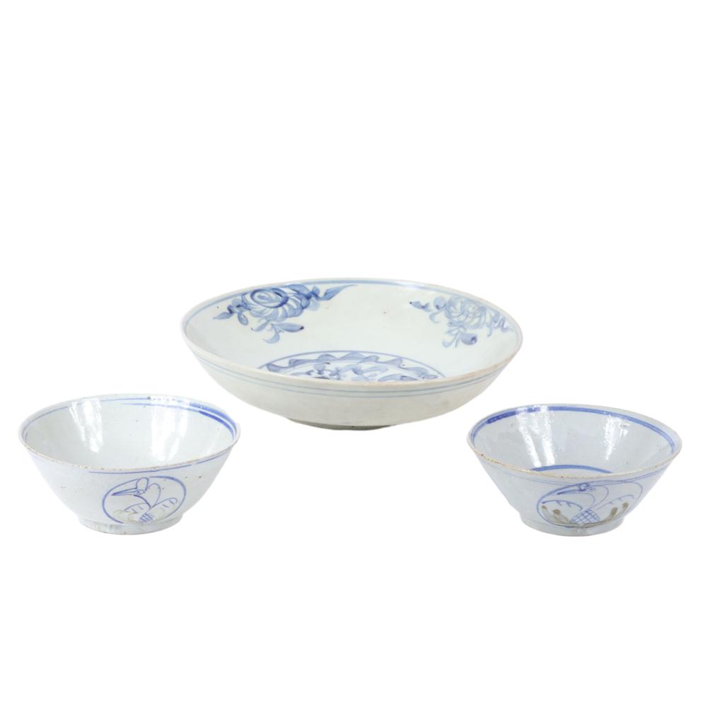 THREE LARGE CHINESE BLUE AND