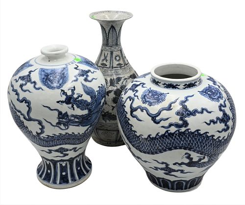 THREE LARGE CHINESE PORCELAIN