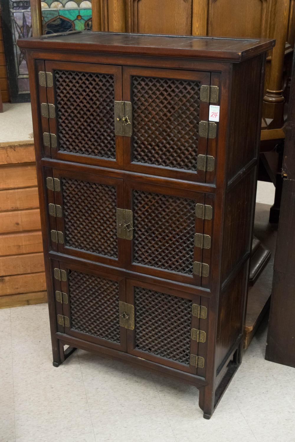 THREE-LEVEL STORAGE