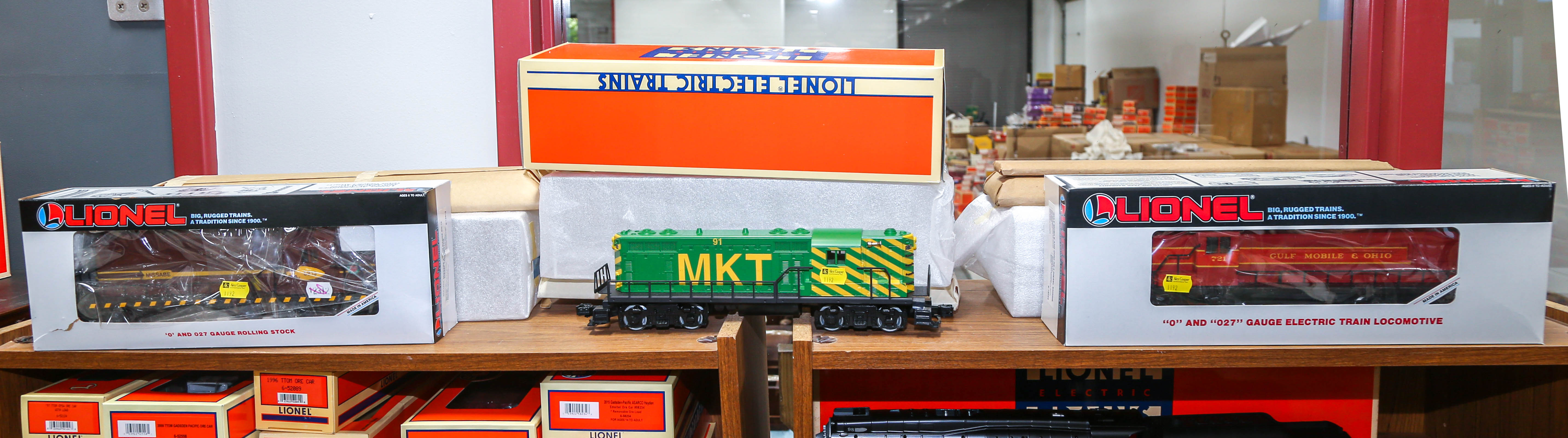 THREE LIONEL ENGINES WITH CASES &