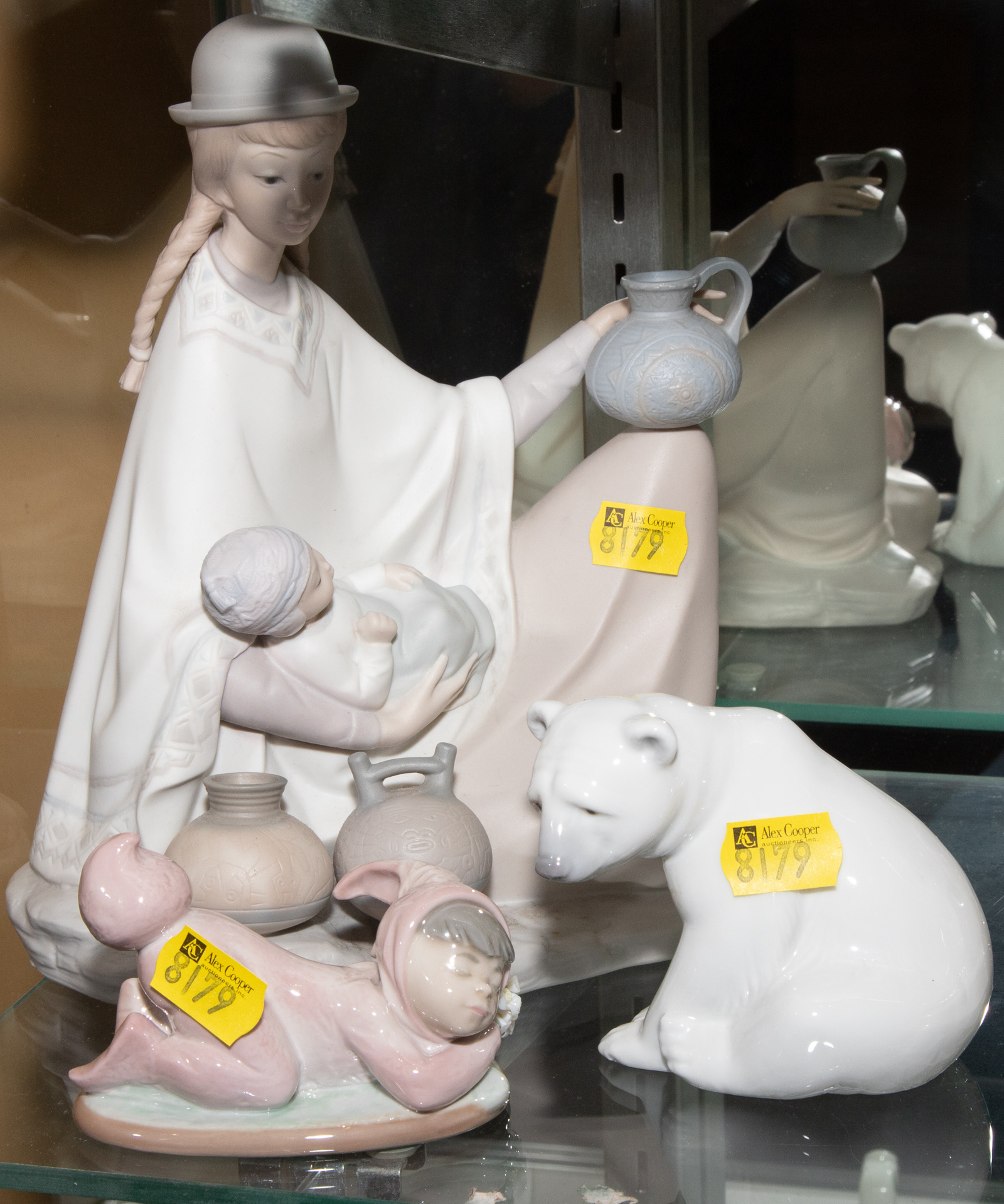 THREE LLADRO FIGURES 2 1/2 to 9 1/4
