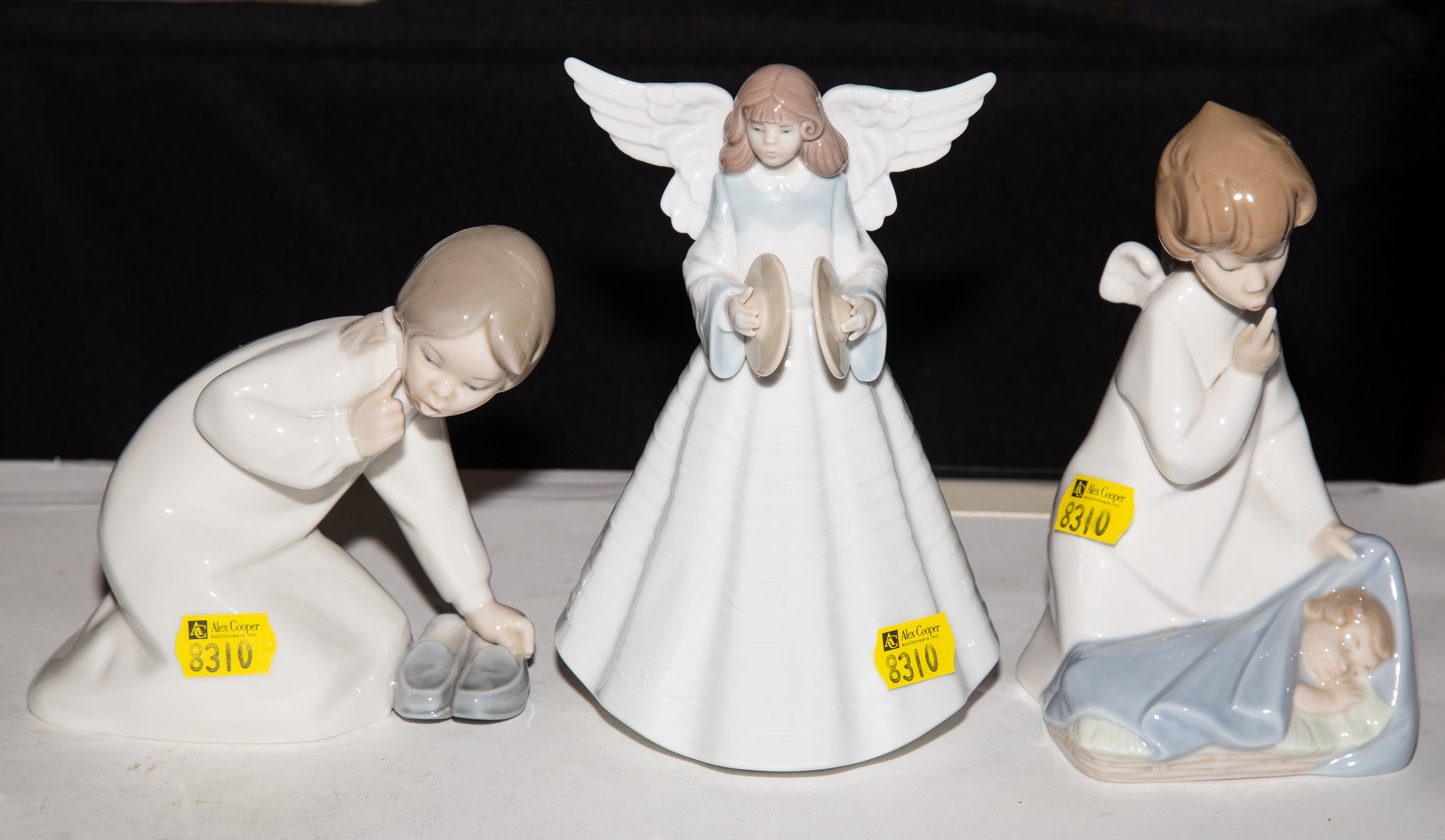 THREE LLADRO FIGURES Contemporary.