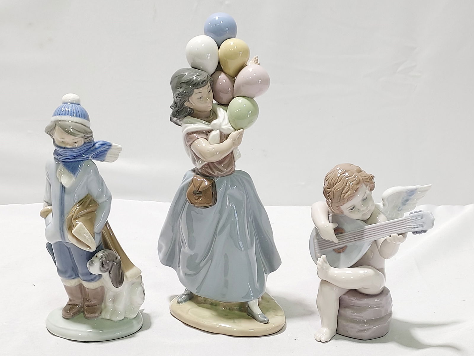 THREE LLADRO PORCELAIN FIGURINES: