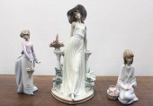 THREE LLADRO PORCELAIN FIGURIN