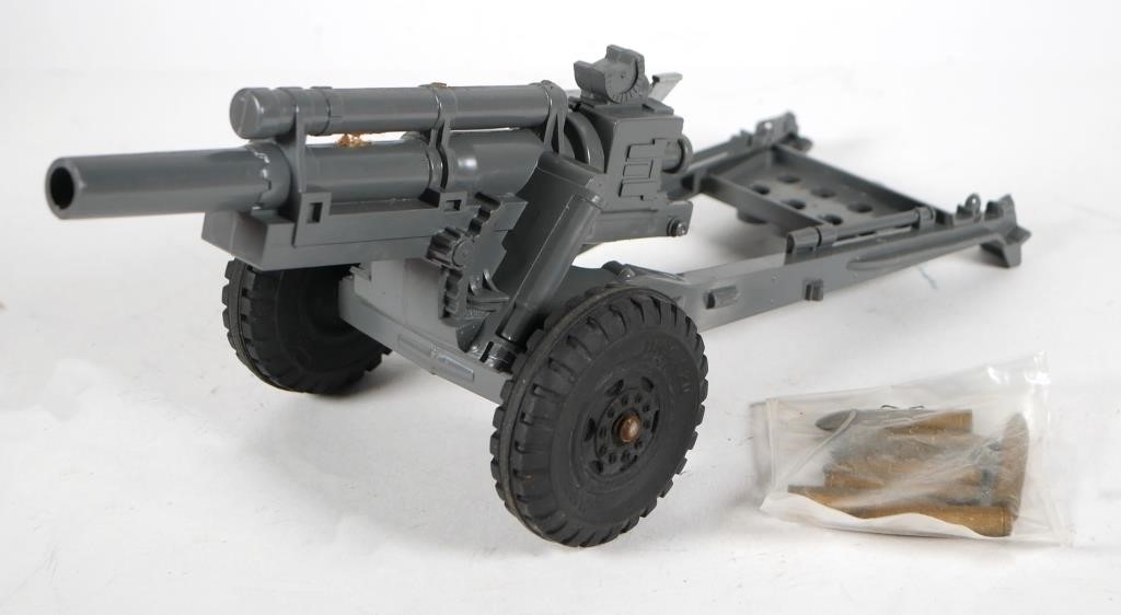 THREE LOUIS MARX HOWITZER TOY