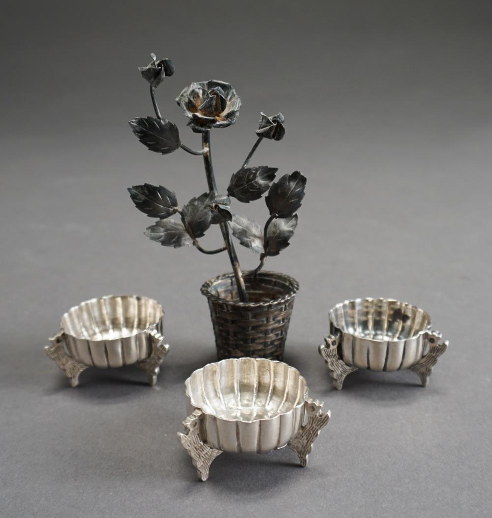 THREE MEXICAN 900-SILVER OPEN SALTS