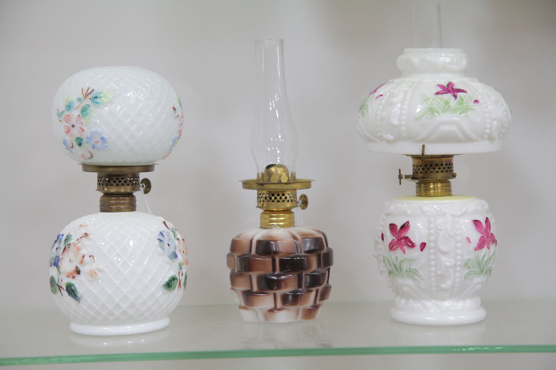 THREE MINIATURE OIL LAMPS. 