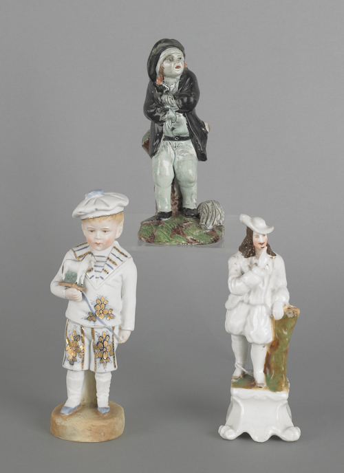 Three miscellaneous porcelain
