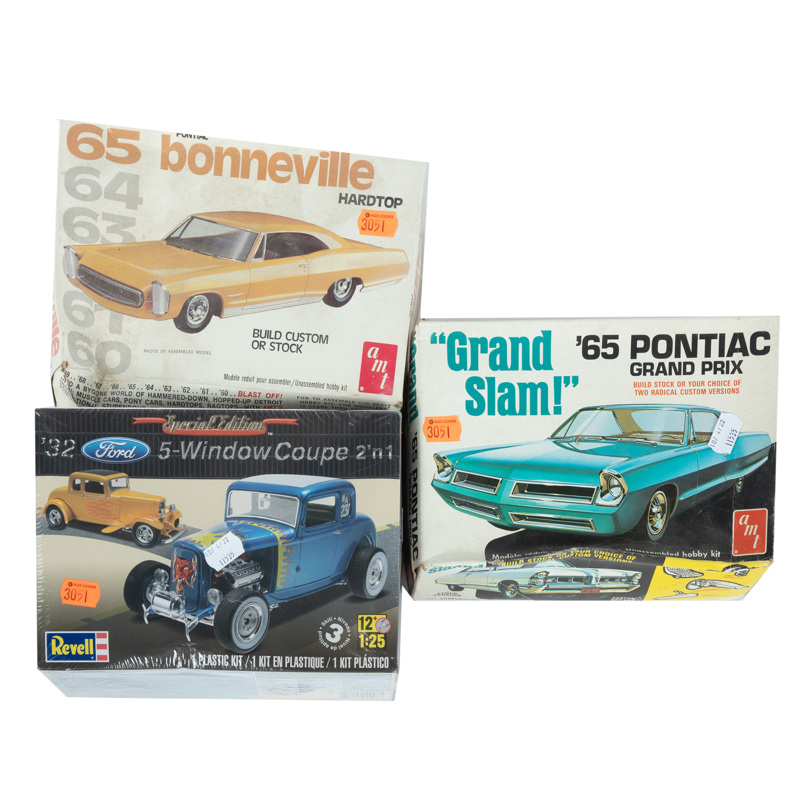 THREE MUSCLE CAR MODEL KITS