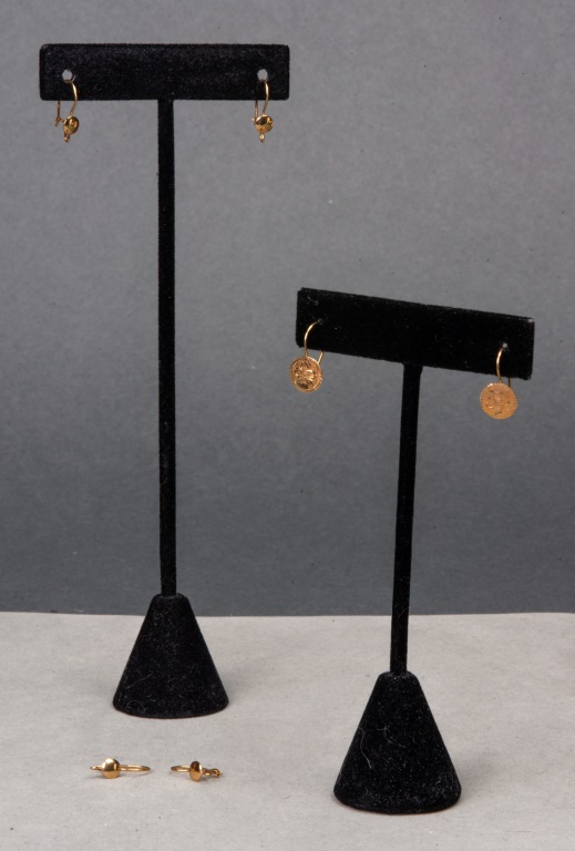THREE PAIRS OF 14K YELLOW GOLD WIRE