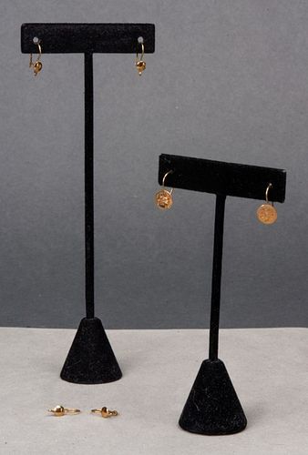 THREE PAIRS OF 14K YELLOW GOLD WIRE