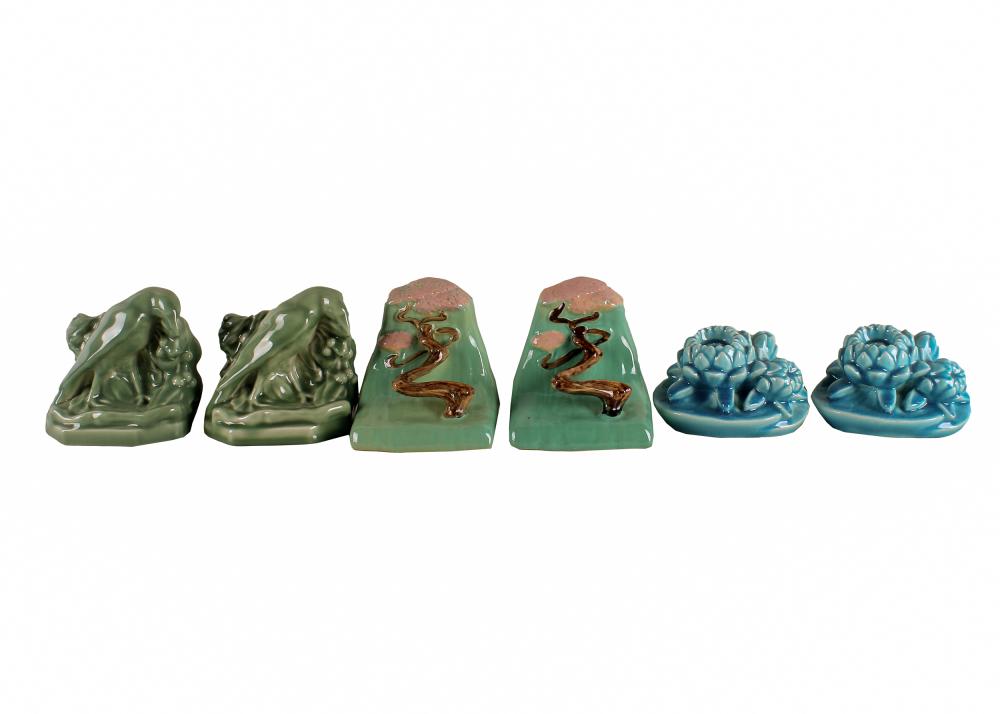 THREE PAIRS OF POTTERY