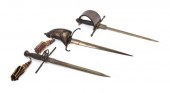 * Three Parrying Daggers Weapo