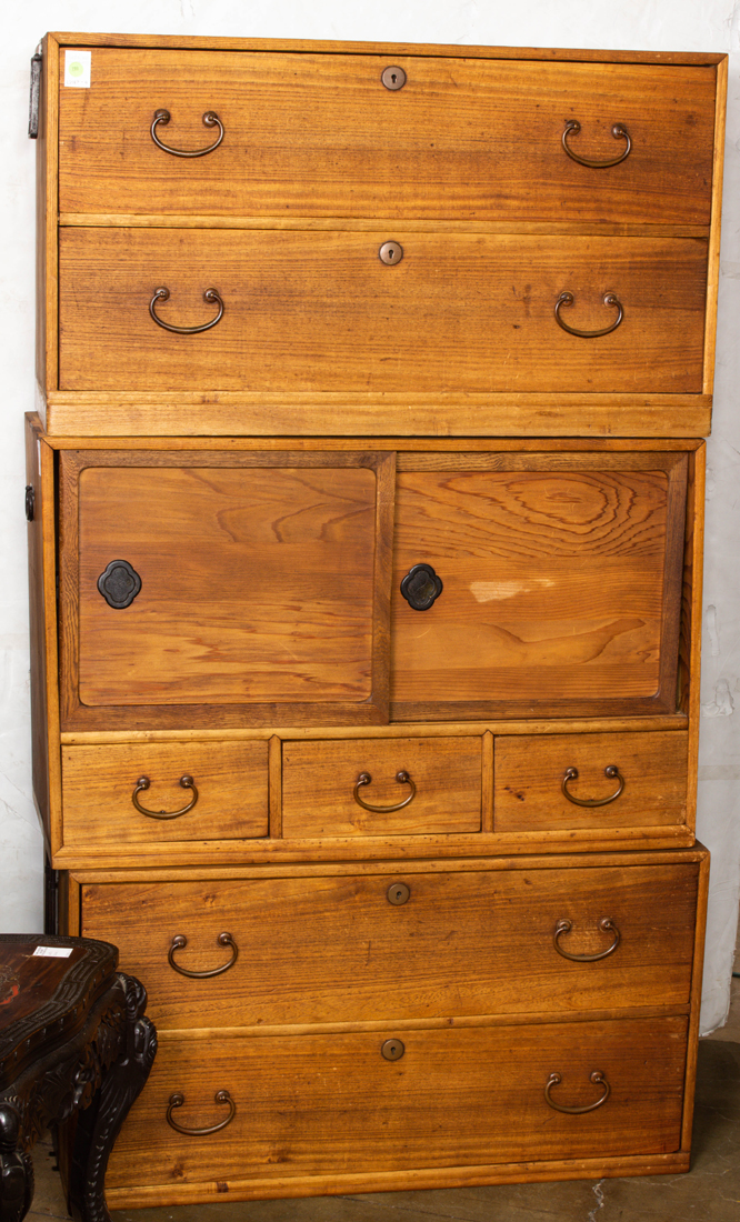THREE-PEICE CLOTHING TANSU