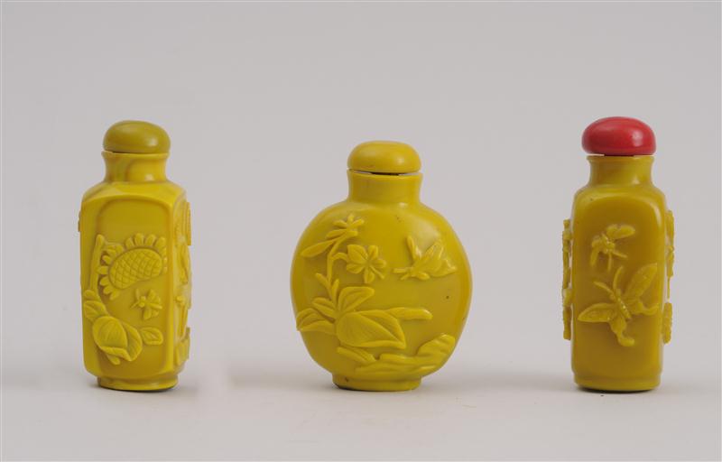 THREE PEKING YELLOW GLASS SNUFF