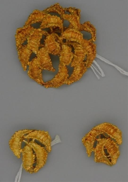 THREE PIECE 18KT GOLD DESIGNER