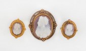 THREE-PIECE GOLD AND AGATE CAM