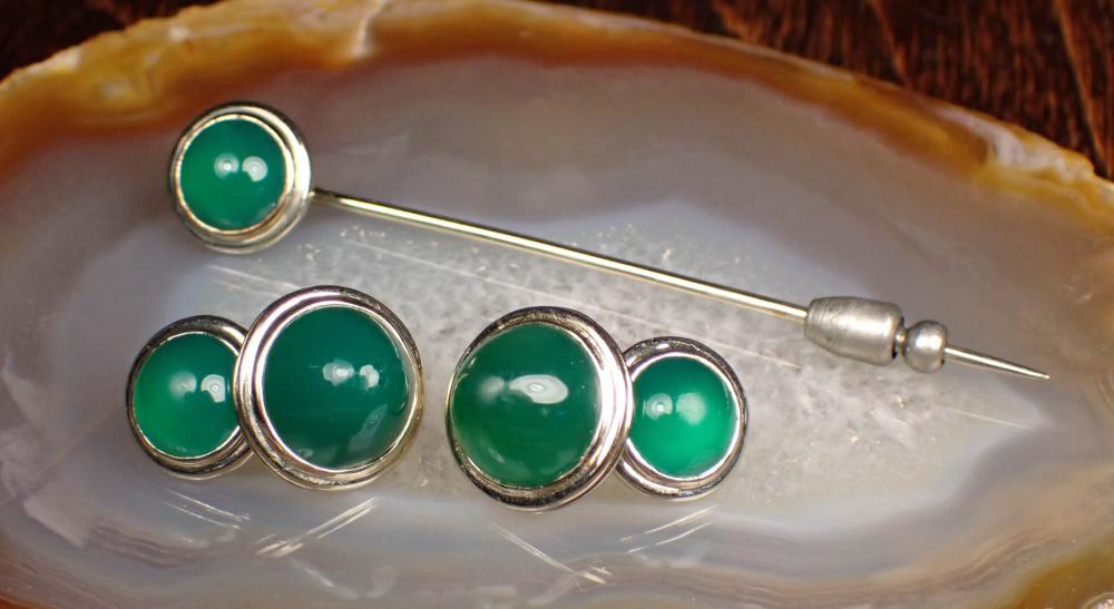THREE-PIECE GREEN CHRYSOPRASE