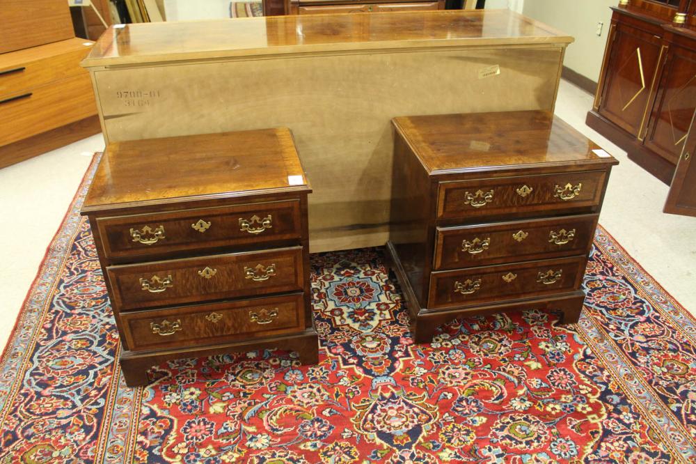 THREE-PIECE HENREDON BEDROOM