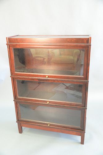THREE PIECE LOT TO INCLUDE SET OF