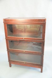 THREE PIECE LOT TO INCLUDE SET