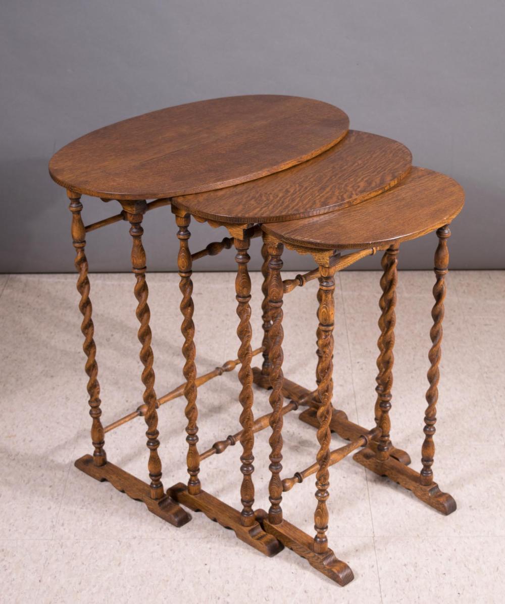 THREE-PIECE OAK NESTING TABLE